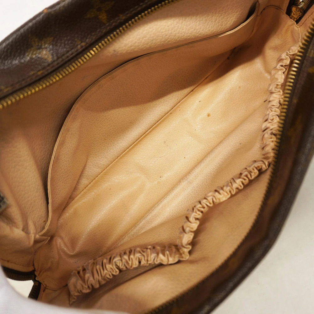 LOUIS VUITTON Authentic Brown Monogram Pouch - Picture 4 of 9